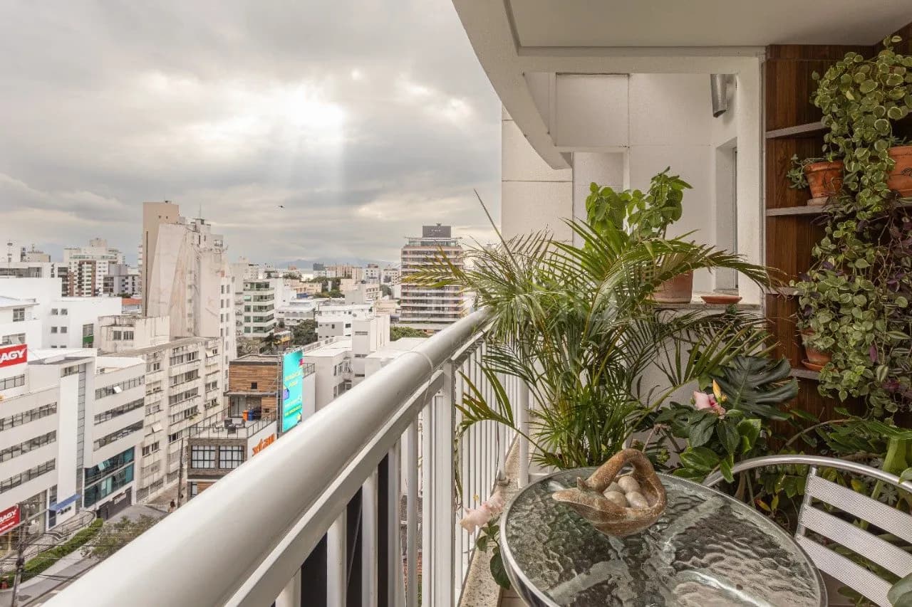 Apartamento para venda com 2 dormitórios em Centro com 68 m² — foto 2