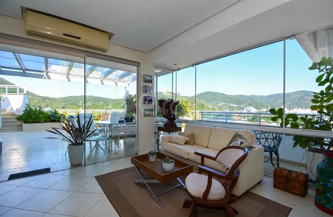 Cobertura para venda com 3 dormitórios em Itacorubi com 253 m² — foto principal