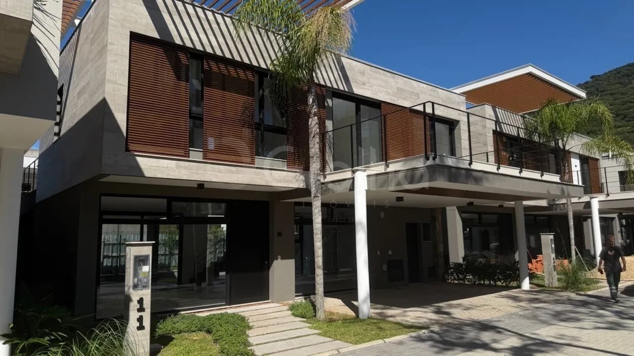 Casa para venda com 3 dormitórios em Lagoa Da Conceição com 284 m² — foto principal