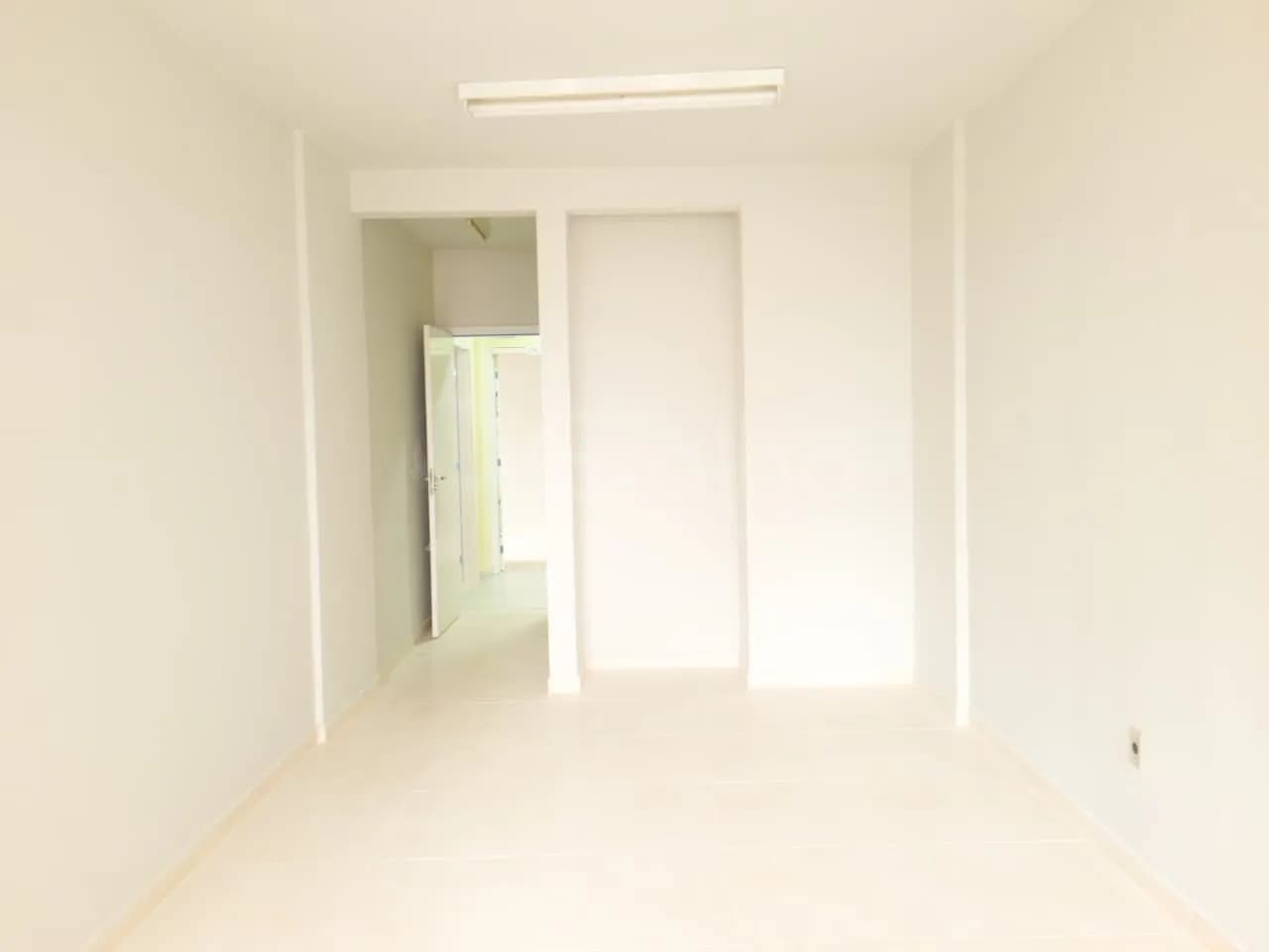 Sala comercial para venda em Centro com 25 m² — foto 2