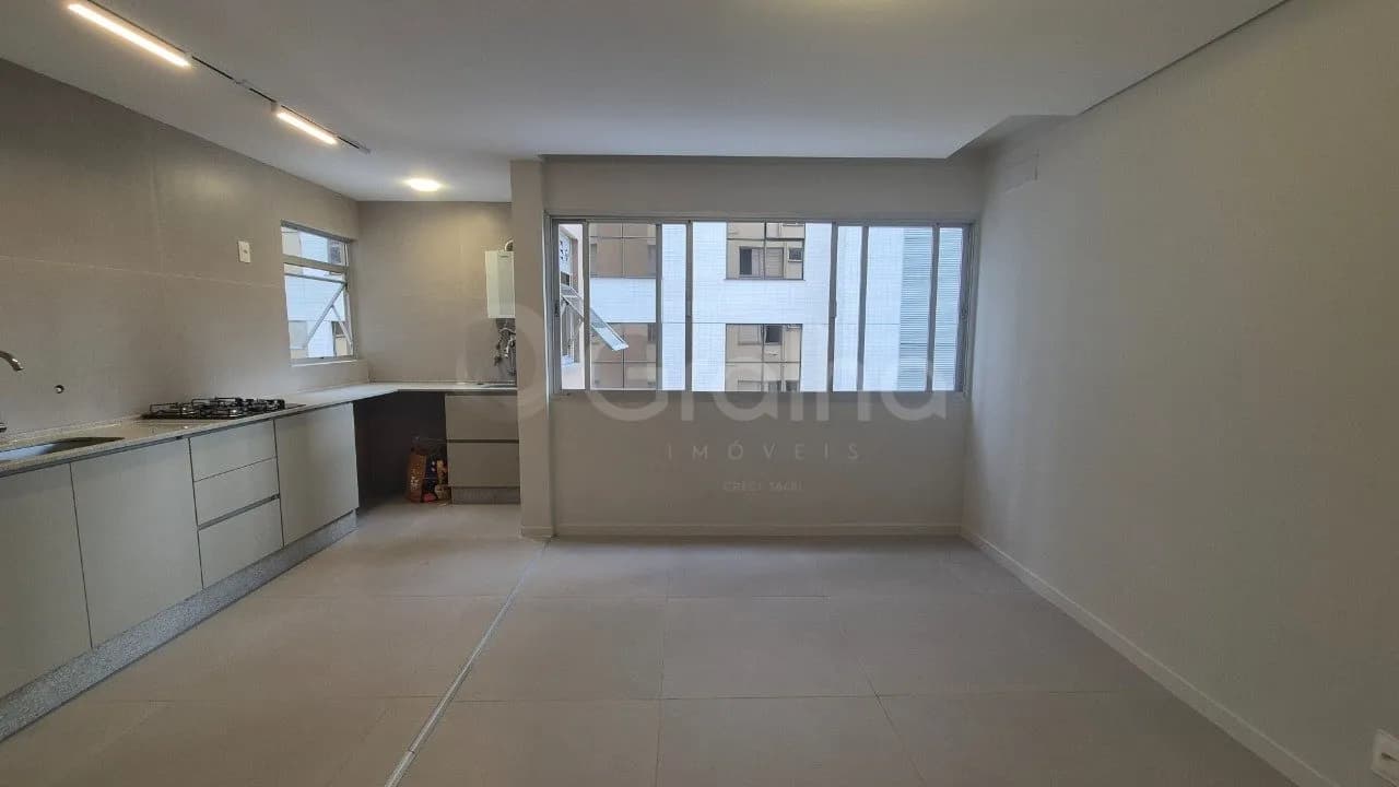 Apartamento para venda com 2 dormitórios em Centro com 60 m² — foto principal