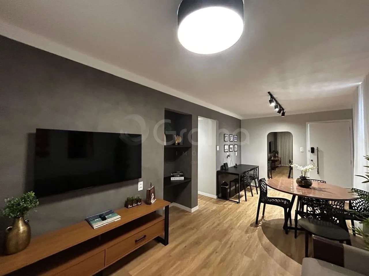 Apartamento para venda com 2 dormitórios em Centro com 57 m² — foto principal