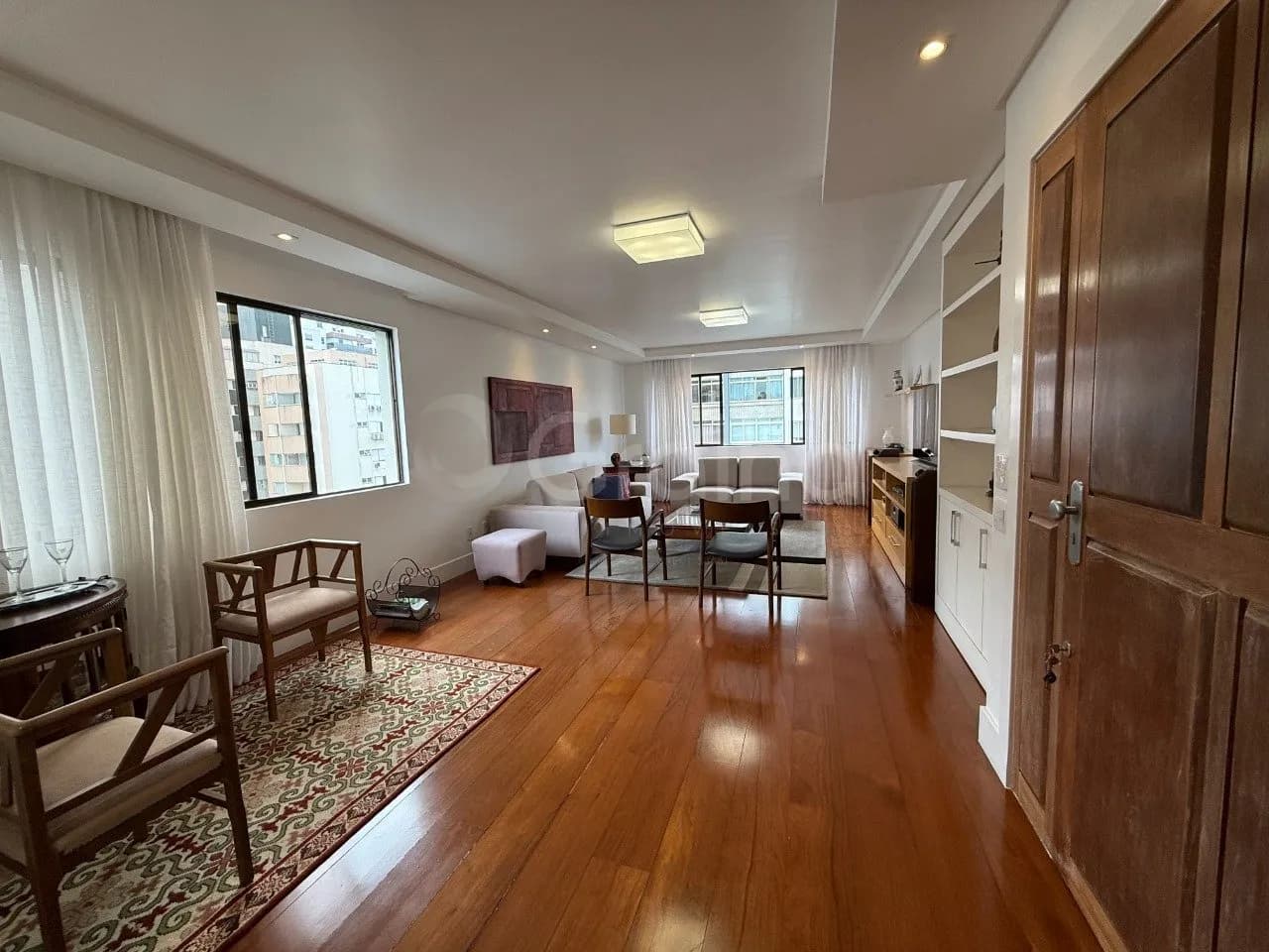 Apartamento para venda com 3 dormitórios em Centro com 170 m² — foto 2