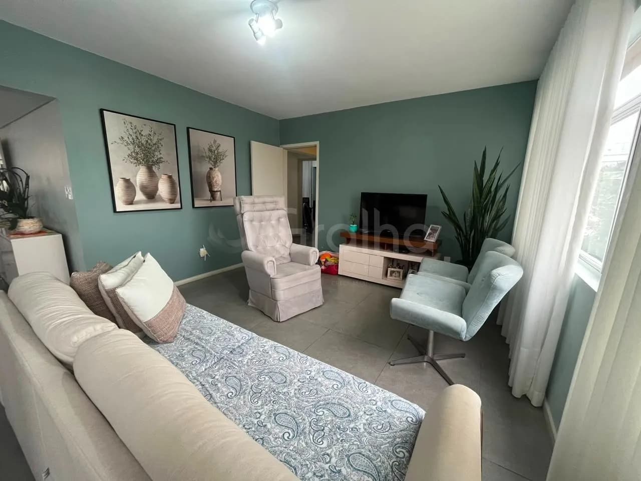 Apartamento para venda com 3 dormitórios em Coqueiros com 143 m² — foto 3