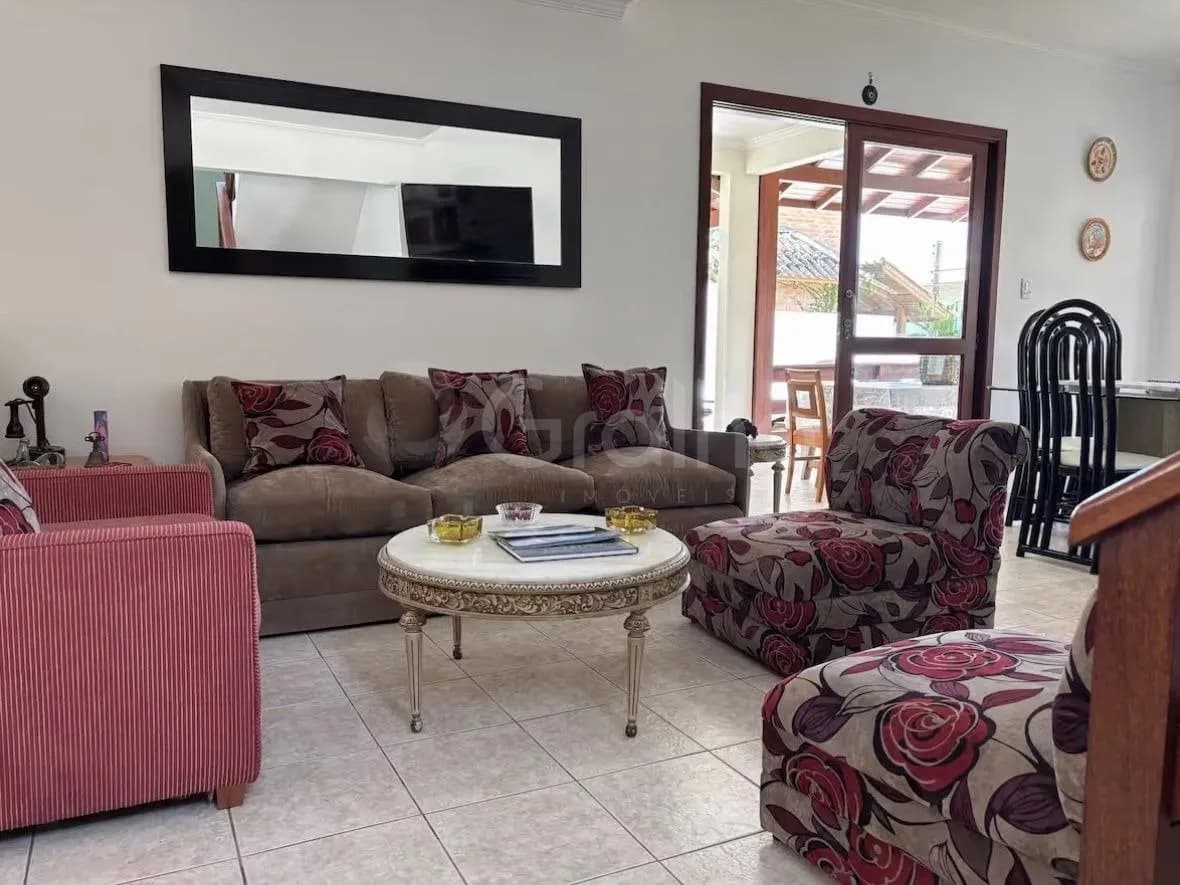 Casa para venda com 4 dormitórios em Campeche com 350 m² — foto 2