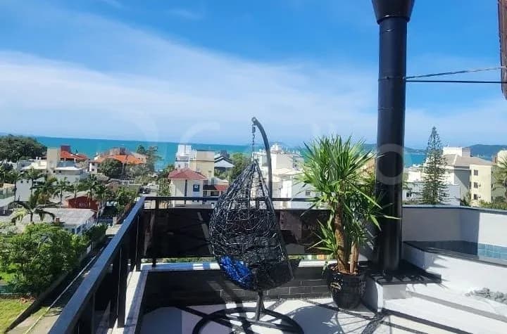 Cobertura para venda com 2 dormitórios em Canasvieiras com 117 m² — foto principal