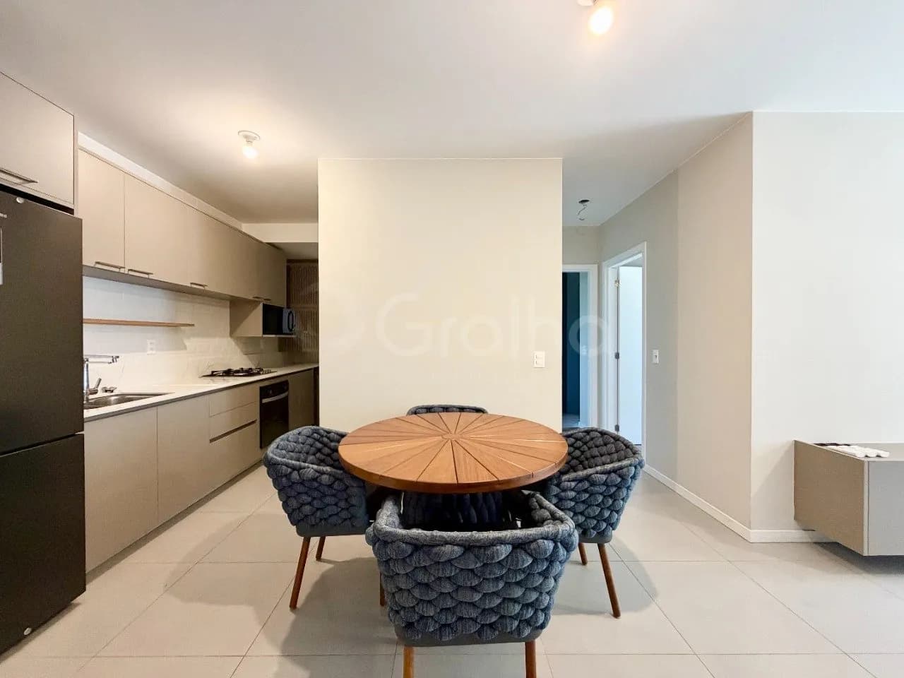 Apartamento para venda com 2 dormitórios em Cacupé com 70 m² — foto principal