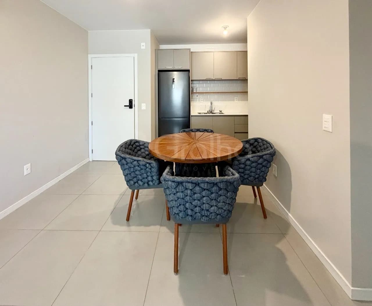 Apartamento para venda com 2 dormitórios em Cacupé com 70 m² — foto 3