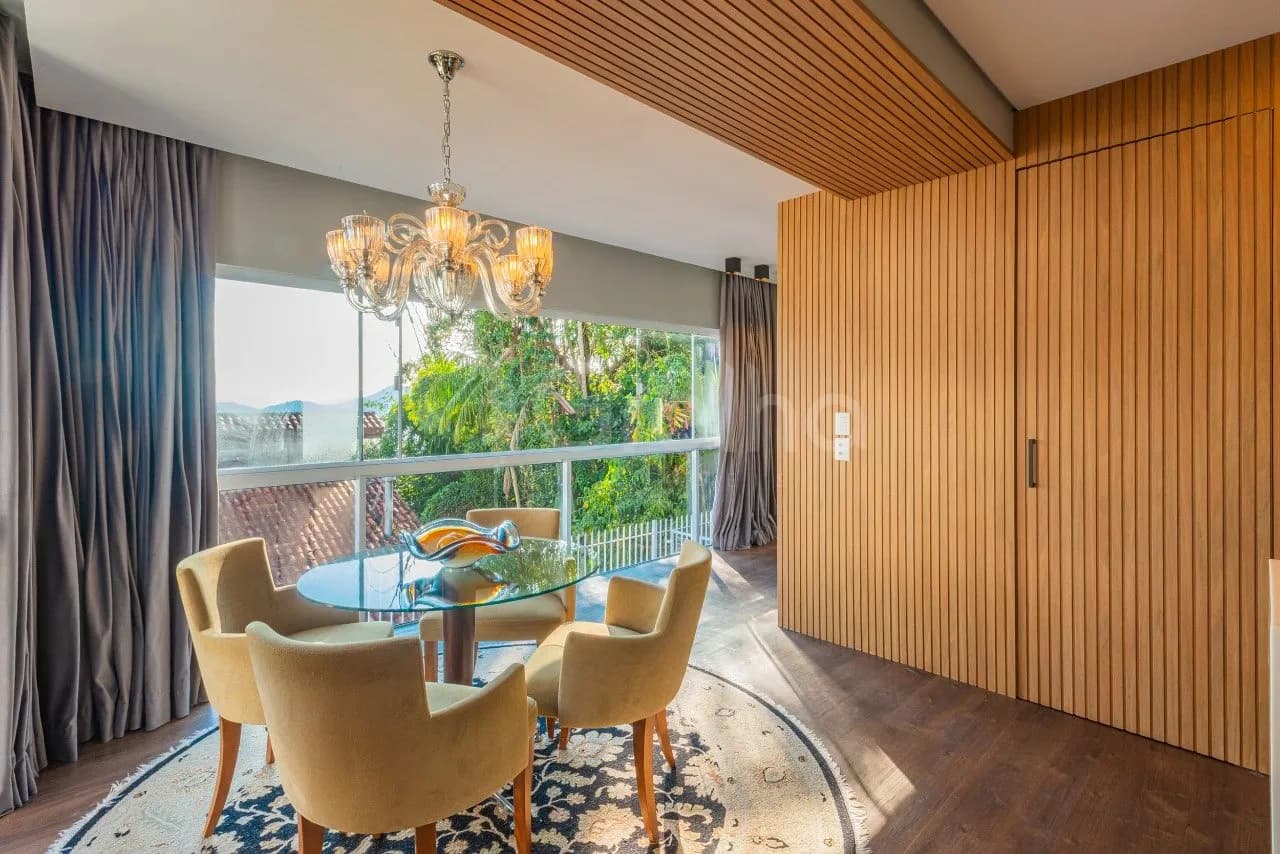 Casa para venda com 4 dormitórios em Centro com 346 m² — foto 2
