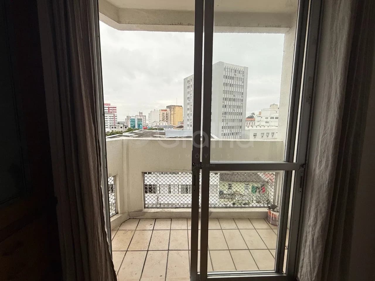 Apartamento para venda com 1 dormitório, em Centro com 37 m² — foto 2
