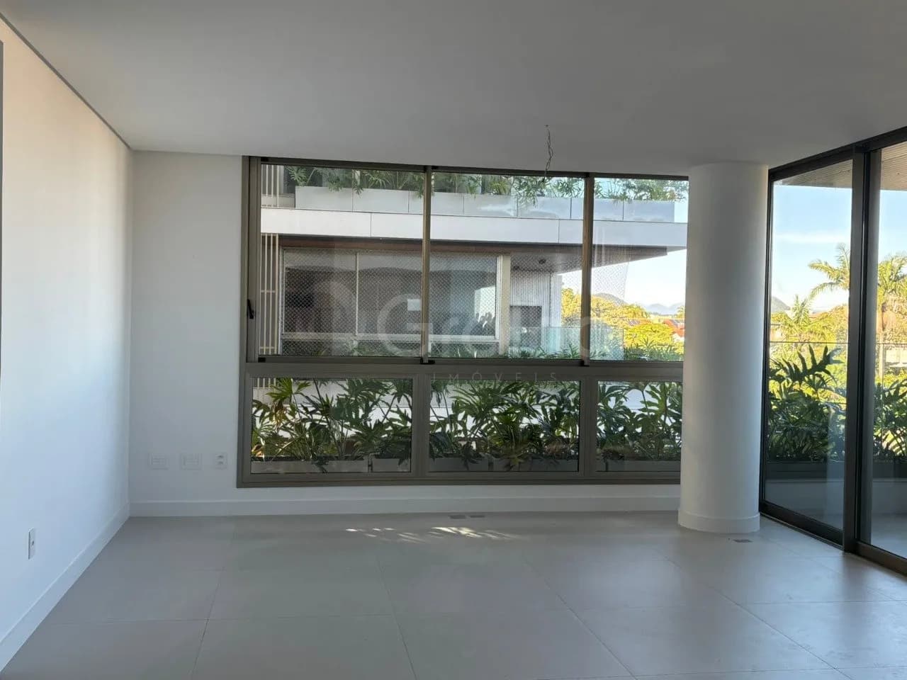 Apartamento para venda com 3 dormitórios em Jurerê com 151 m² — foto 2