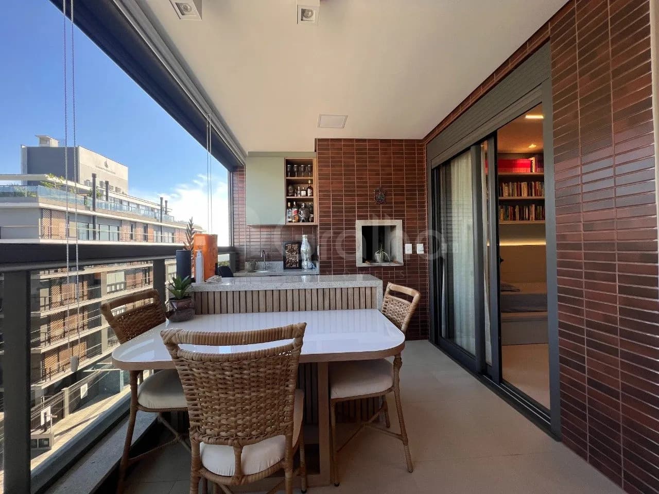 Apartamento para venda com 2 dormitórios em Jurerê com 91 m² — foto principal