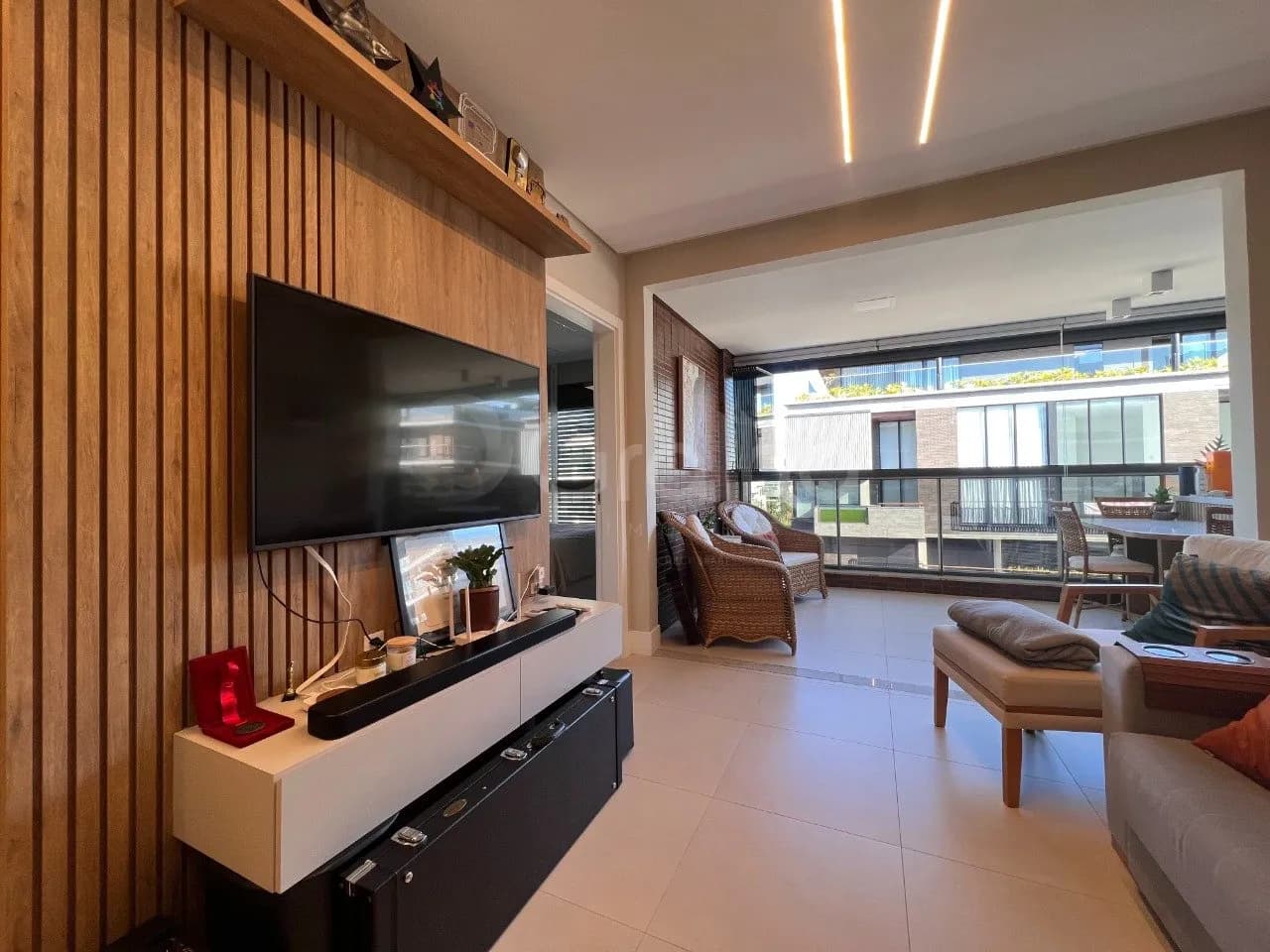 Apartamento para venda com 2 dormitórios em Jurerê com 91 m² — foto 2