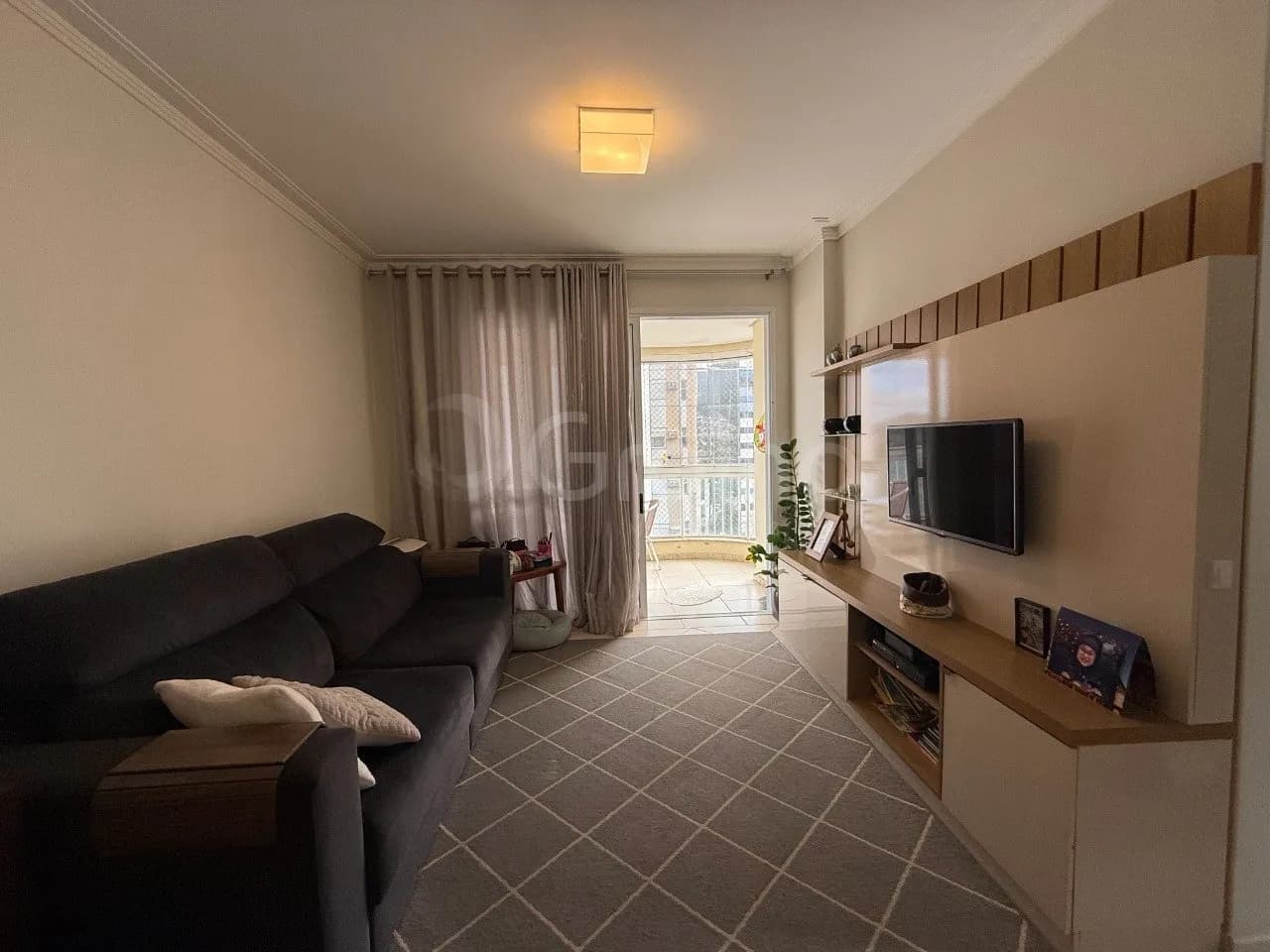 Apartamento para venda com 2 dormitórios em Itacorubi com 73 m² — foto 2