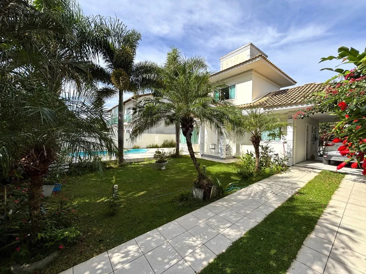 Casa para venda com 2 dormitórios em Campeche com 102 m² — foto principal