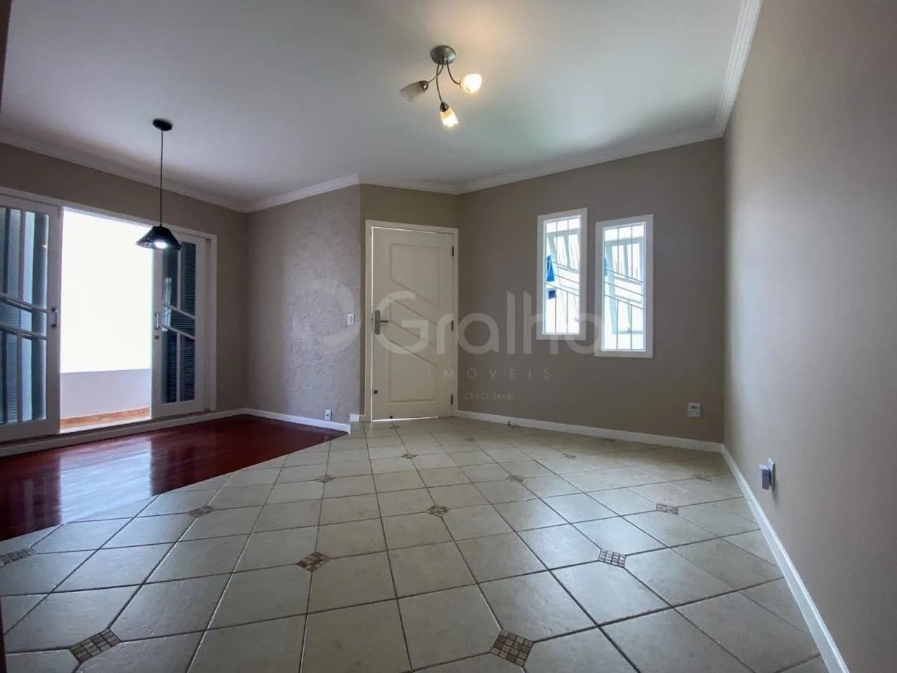 Casa para venda com 4 dormitórios em Agronômica com 187 m² — foto principal
