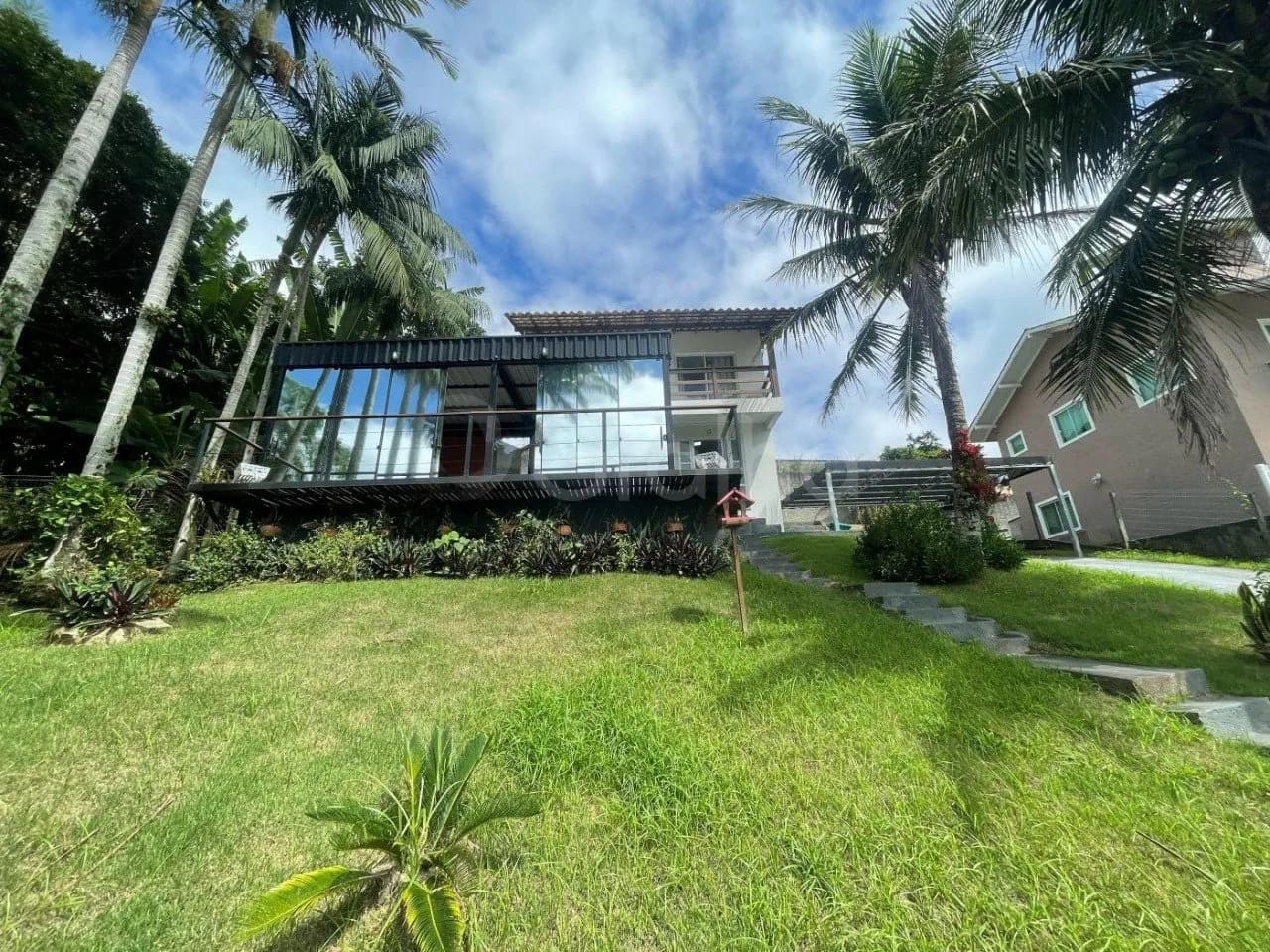 Casa para venda com 3 dormitórios em Pantanal com 120 m² — foto principal