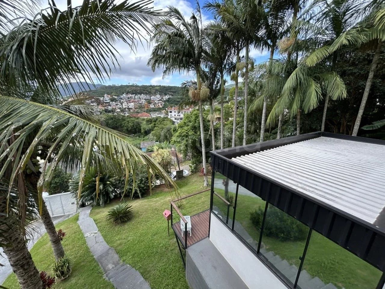 Casa para venda com 3 dormitórios em Pantanal com 120 m² — foto 2
