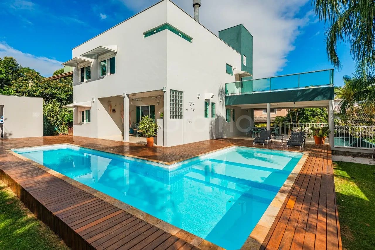 Casa para venda com 3 dormitórios em Rio Tavares com 292 m² — foto principal