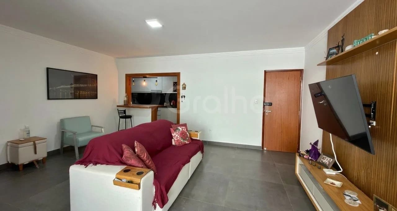 Apartamento para venda com 3 dormitórios em Coqueiros com 120 m² — foto principal