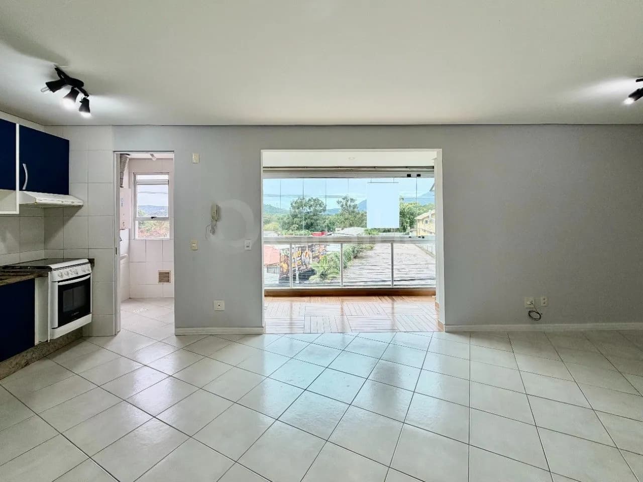 Apartamento para venda com 2 dormitórios em Cachoeira Do Bom Jesus com 73 m² — foto principal