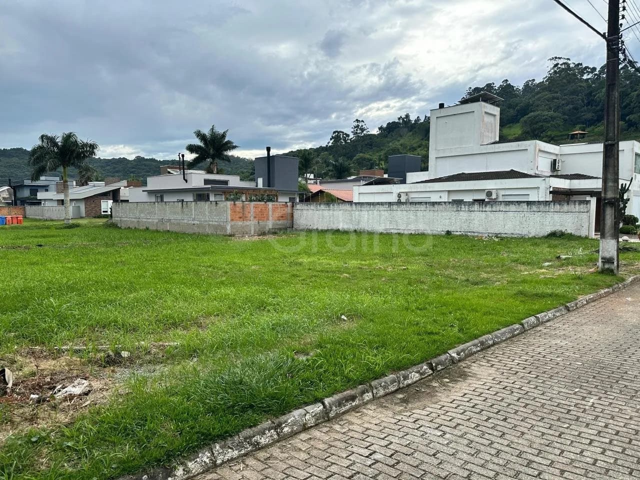 para venda em Cachoeira Do Bom Jesus com 392 m² — foto principal