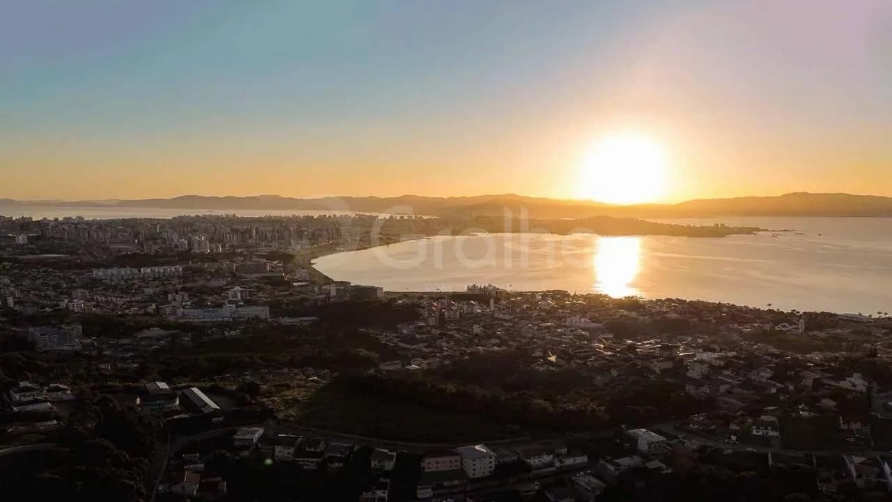 Apartamento para venda com 3 dormitórios em Centro com 67 m² — foto 2