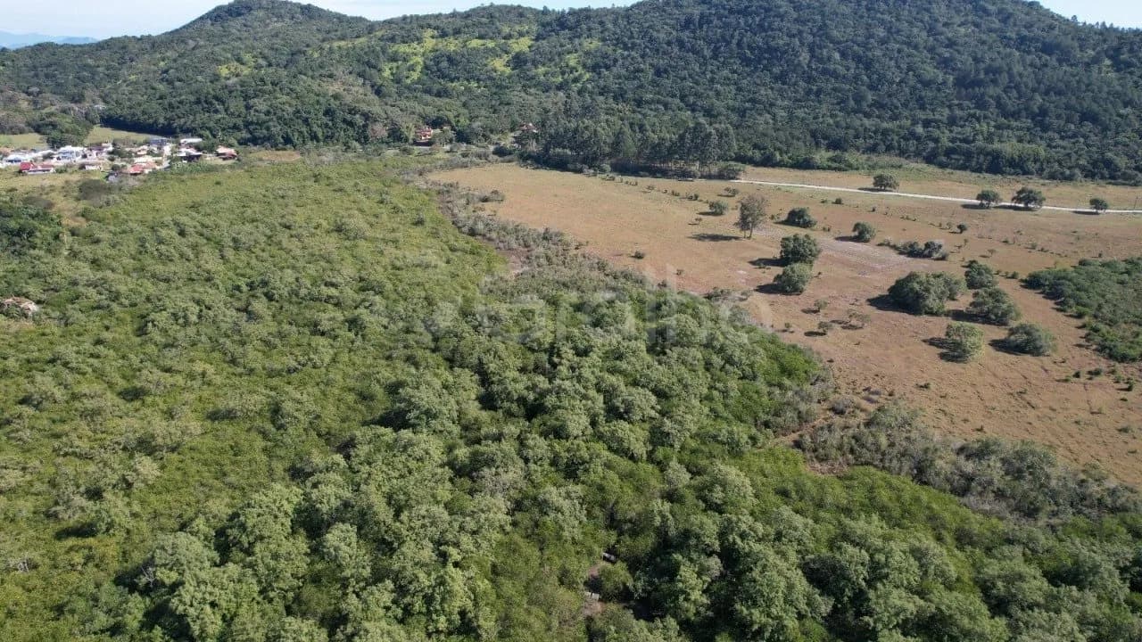 Terreno para venda em Sambaqui com 349000 m²