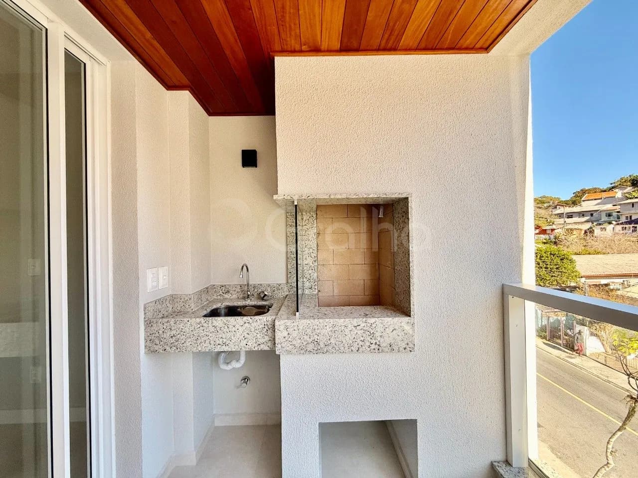 Apartamento para venda com 2 dormitórios em Agronômica com 75 m² — foto 2