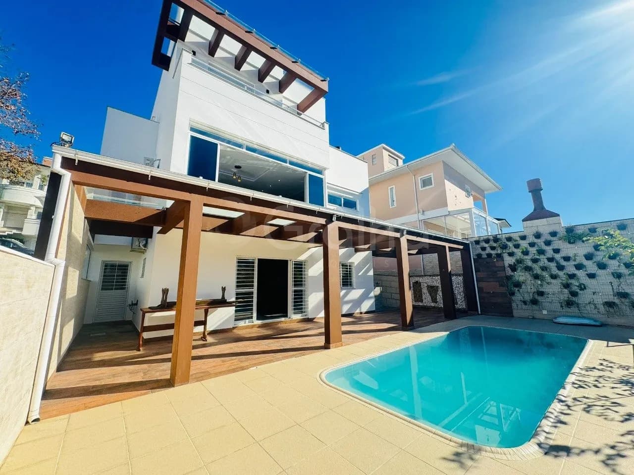 Casa para venda com 3 dormitórios em Pedra Branca com 275 m² — foto principal