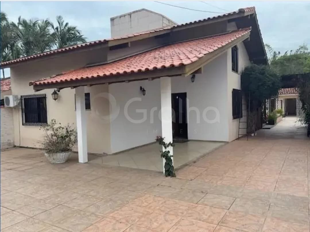 Casa para venda com 4 dormitórios em Campeche com 204 m² — foto principal