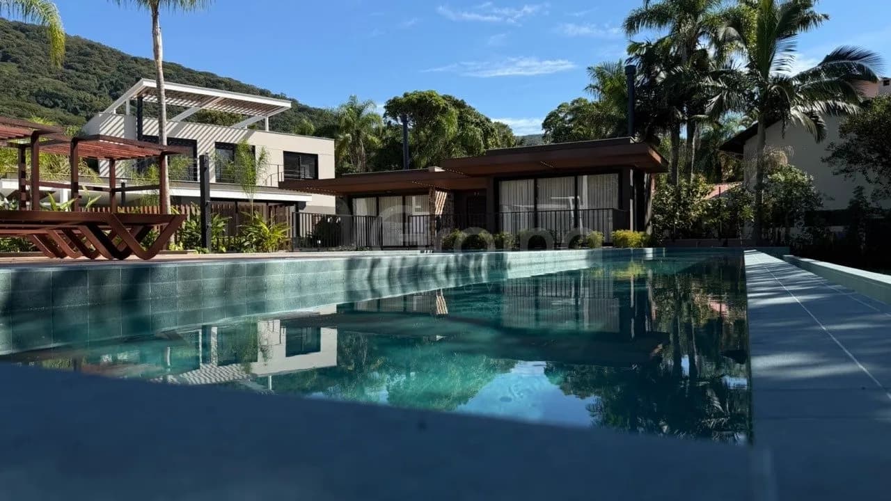 Casa de condomínio para venda com 4 dormitórios em Lagoa Da Conceição com 344 m² — foto principal
