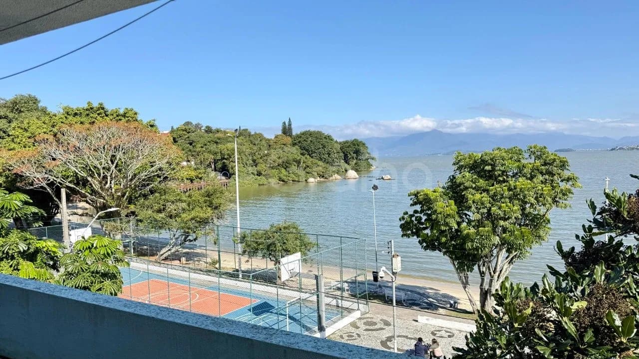 Casa para venda com 3 dormitórios em Bom Abrigo com 386 m² — foto principal