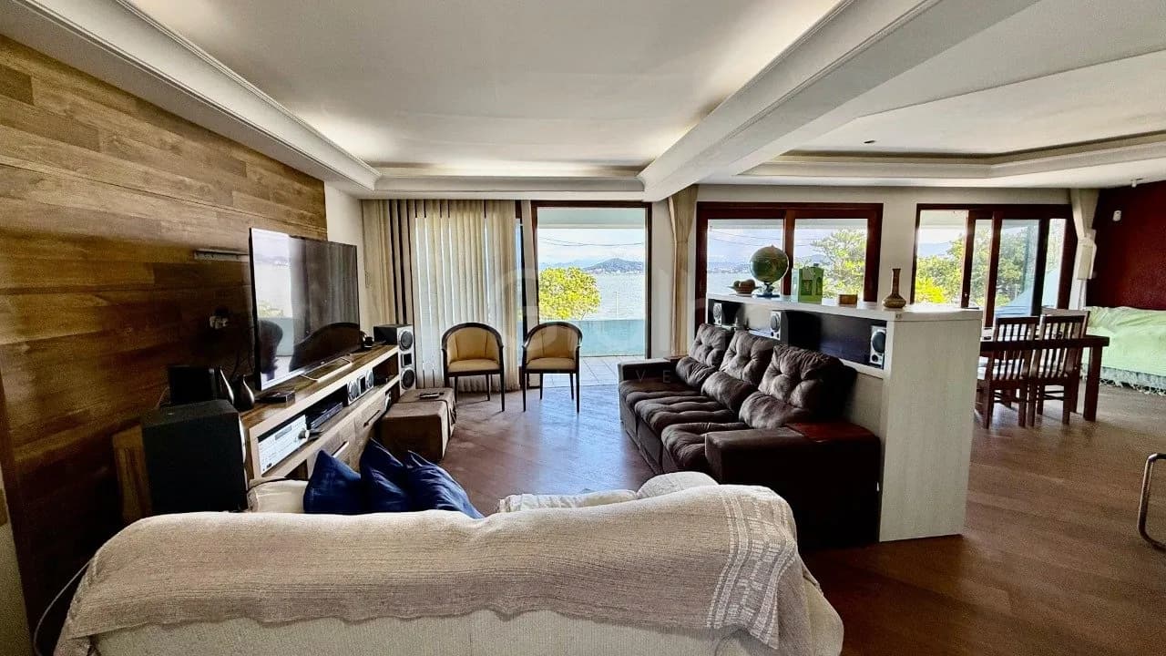 Casa para venda com 3 dormitórios em Bom Abrigo com 386 m² — foto 2