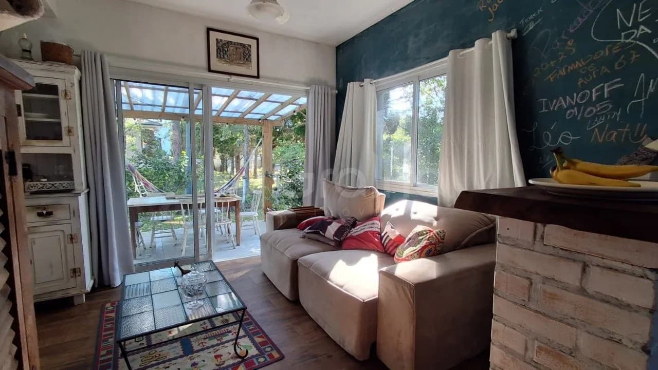 Casa para venda com 2 dormitórios em Ponta da Canas com 190 m² — foto principal
