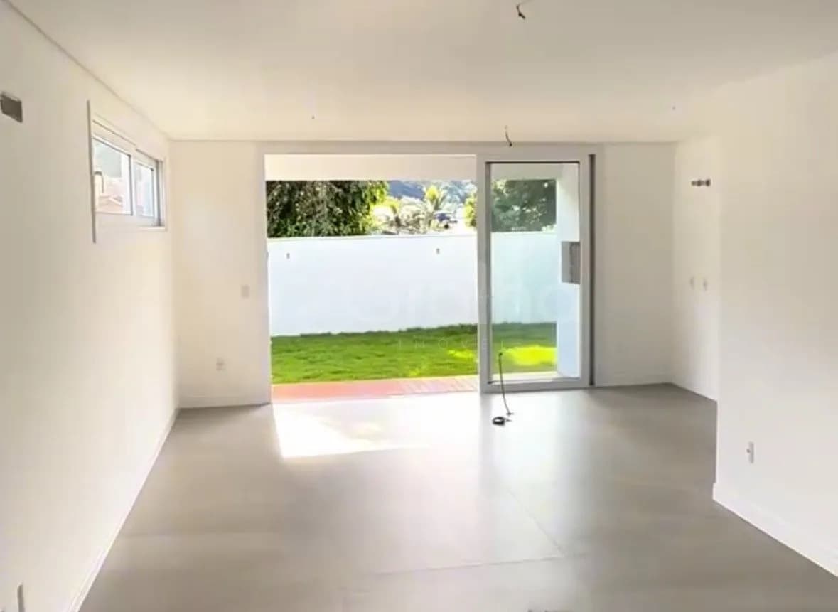 Casa para venda com 3 dormitórios em Rio Tavares com 178 m² — foto 2
