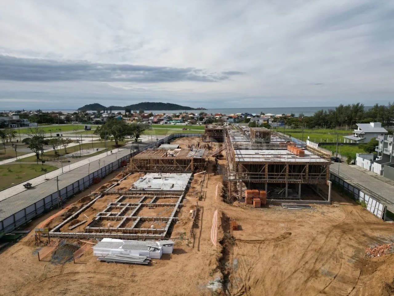 Casa para venda com 3 dormitórios em Campeche com 126 m² — foto 2