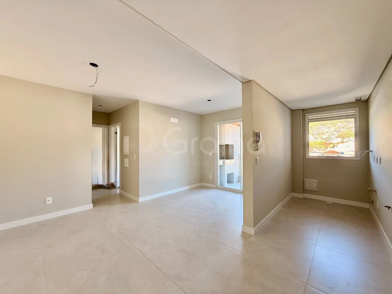Apartamento para venda com 2 dormitórios em Agronômica com 65 m² — foto 2