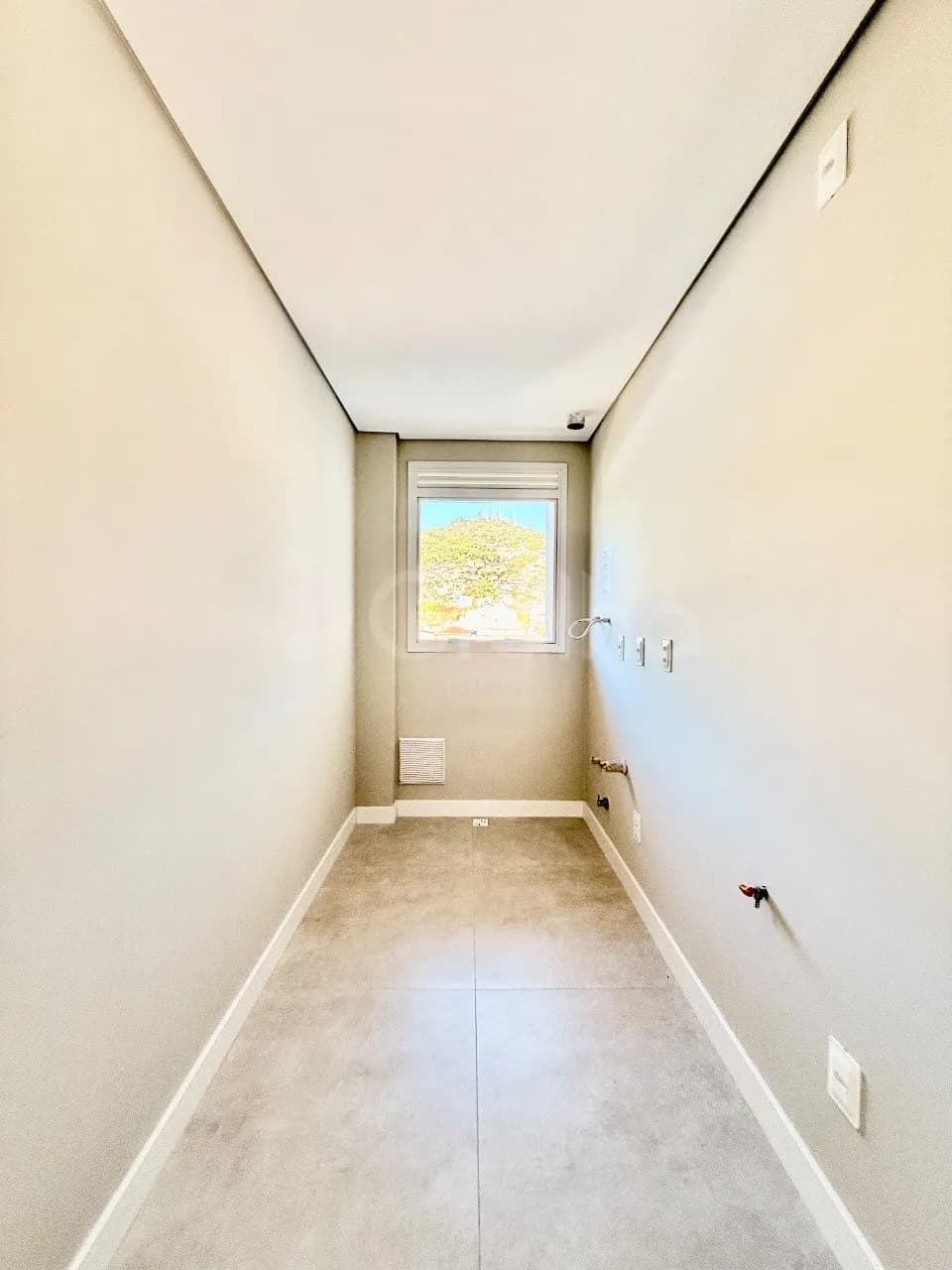 Apartamento para venda com 2 dormitórios em Agronômica com 65 m² — foto 4