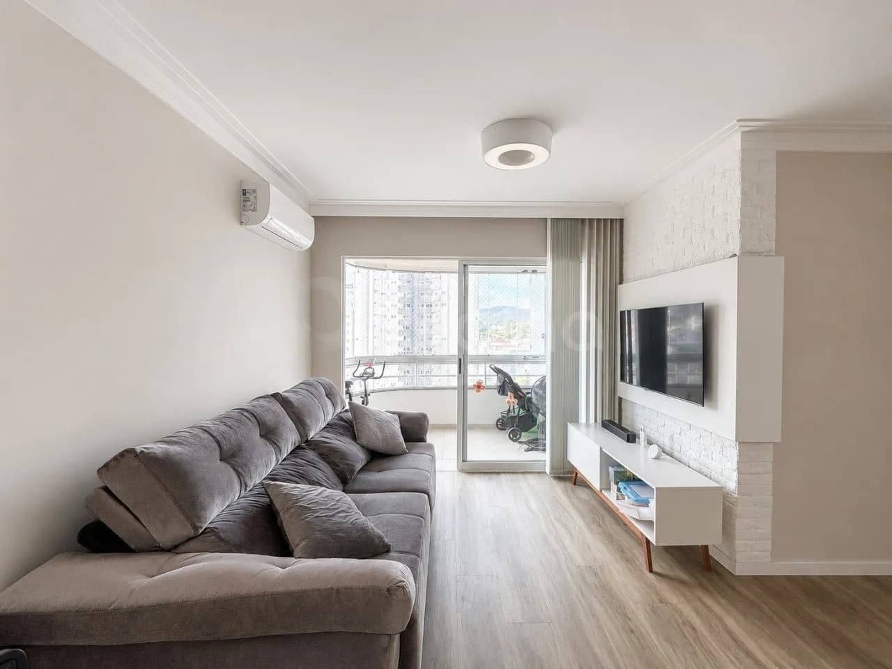 Apartamento para venda com 3 dormitórios em Itacorubi com 95 m² — foto principal