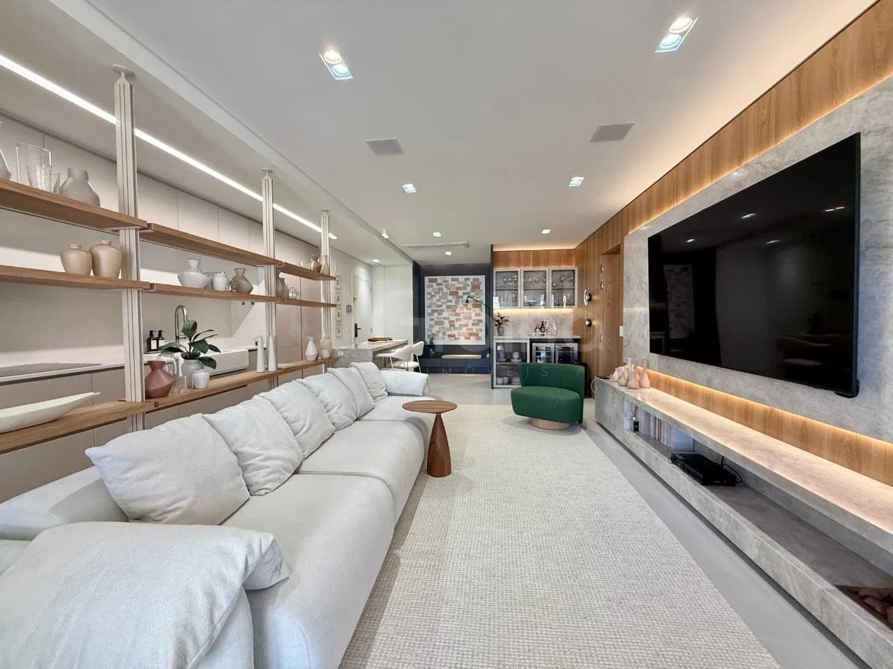 Apartamento para venda com 3 dormitórios em Jurerê com 131 m² — foto principal
