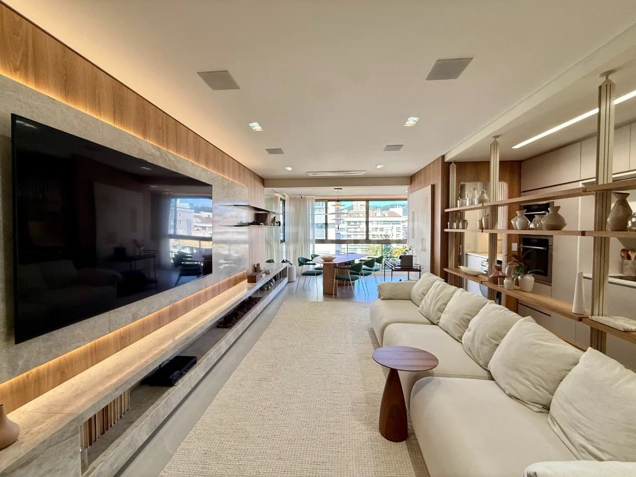 Apartamento para venda com 3 dormitórios em Jurerê com 131 m² — foto 3