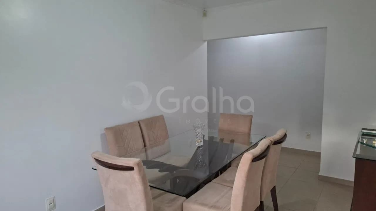 Casa para venda com 3 dormitórios em Campeche com 217 m² — foto 2