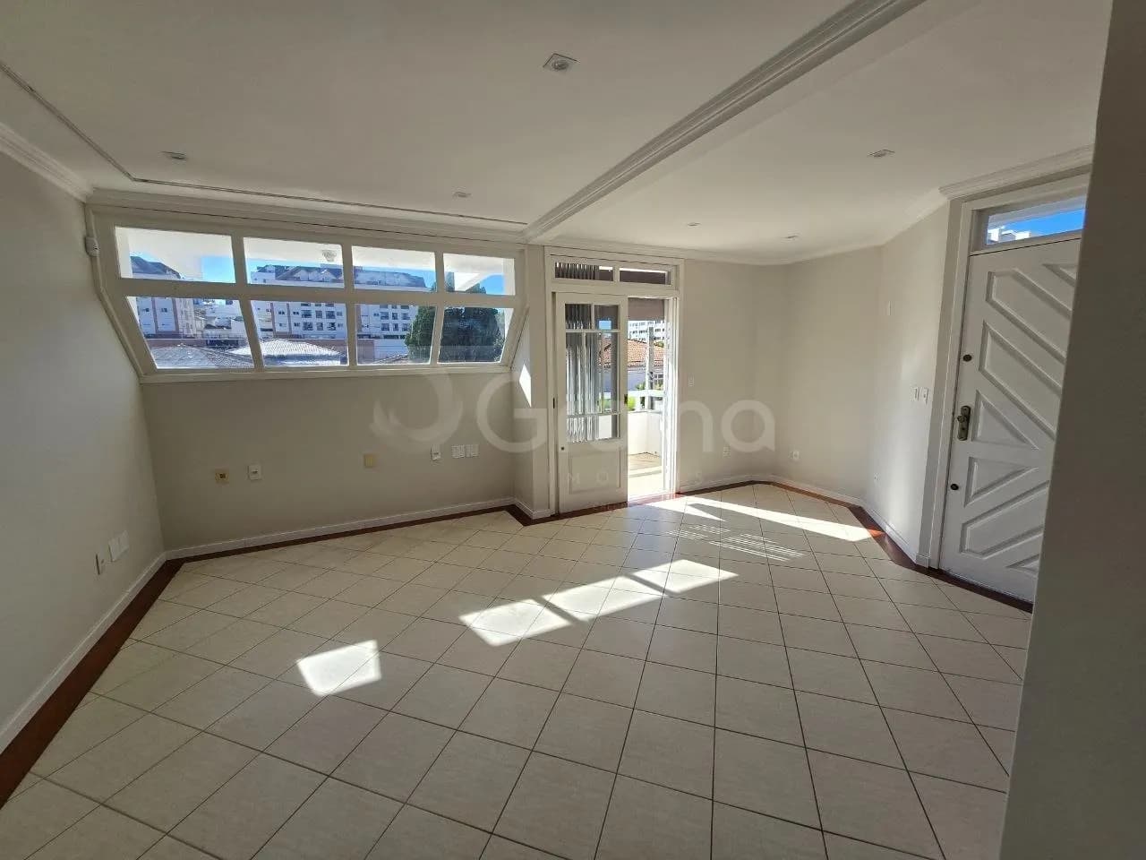 Casa para venda com 4 dormitórios em Coqueiros com 284 m² — foto 3