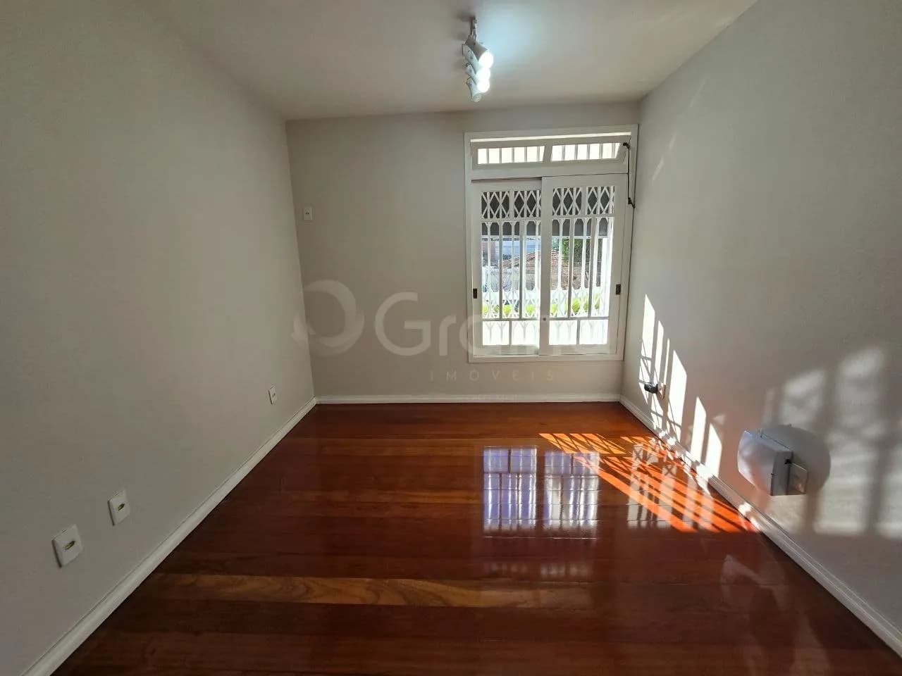Casa para venda com 4 dormitórios em Coqueiros com 284 m² — foto 4