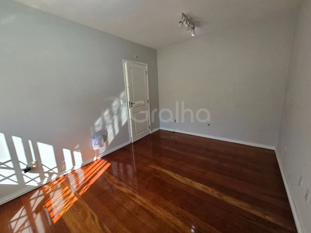 Casa para venda com 4 dormitórios em Coqueiros com 284 m² — foto 5