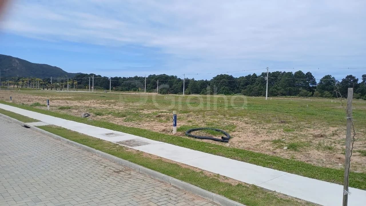 Terreno para venda em Ingleses Do Rio Vermelho com 375 m²