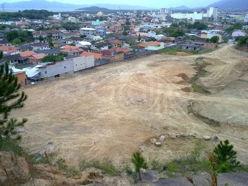 Terreno para venda em Passa Vinte com 18000 m² — foto principal