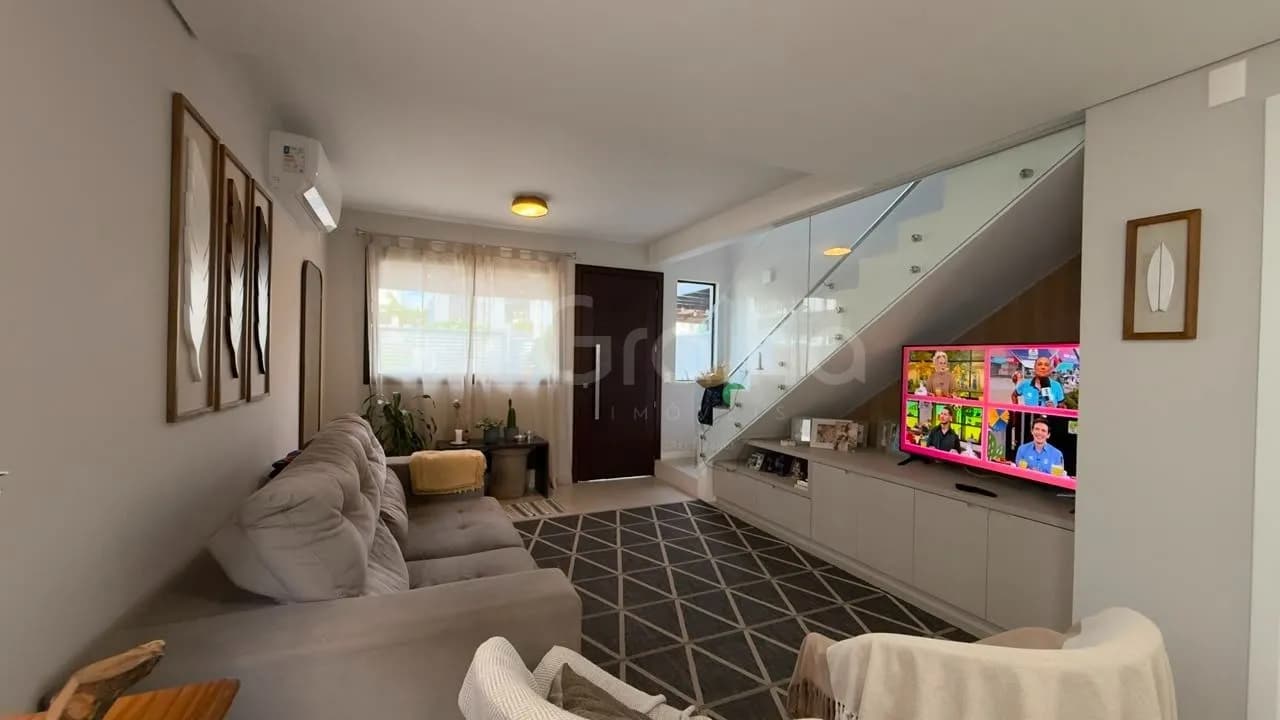 Casa para venda com 3 dormitórios em Campeche com 130 m² — foto principal