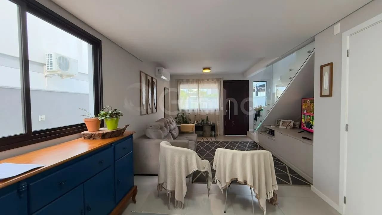 Casa para venda com 3 dormitórios em Campeche com 130 m² — foto 2